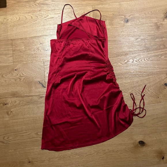 Red satin mini dress - Picture 3 of 4
